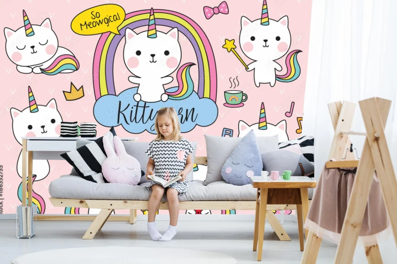fototapeta sliczny bialy kot jednorozec z teczowym rogiem i ogonem