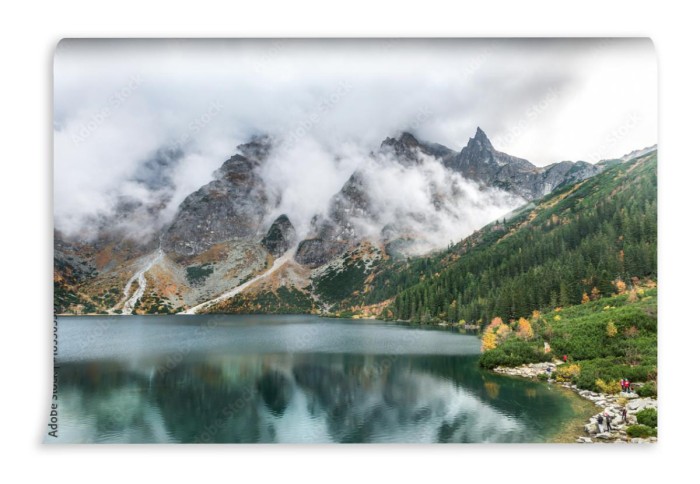 fototapeta zachmurzone szczyty nad jeziorem mnich nad morskim