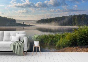 fototapeta mglisty brzeg jeziora o letnim wschodzie slonca z